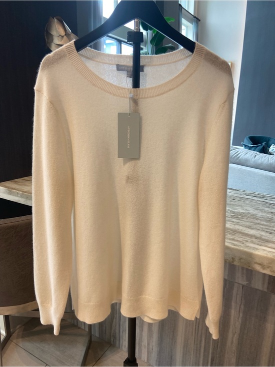 ANTONIO MELANI Sweaters - ANTONIO MELANI Soft Cream Scoop Neck Knit Sweater. Cashmere.